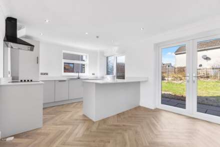 6 Newton Road, Bishopton, Image 2