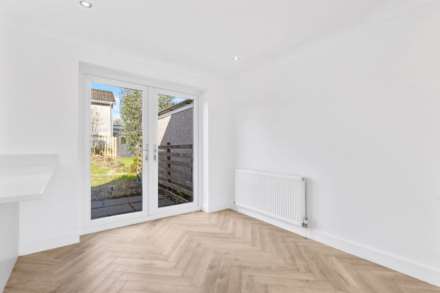 6 Newton Road, Bishopton, Image 8