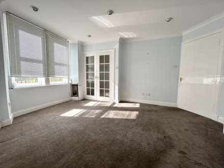 Espedair Street, Paisley, PA2, Image 4