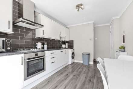 17 Mains Hill, Erskine, Renfrewshire, PA8 7JA, Image 2