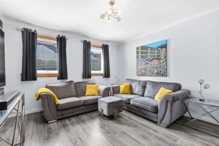 17 Mains Hill, Erskine, Renfrewshire, PA8 7JA, Image 5