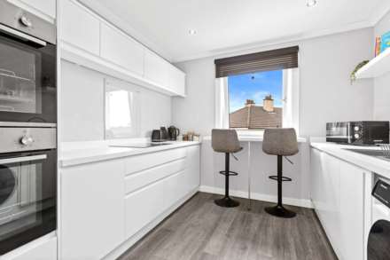 20D Thornhill, Johnstone, PA5 8JG, Image 2