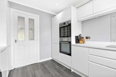 20D Thornhill, Johnstone, PA5 8JG, Image 4