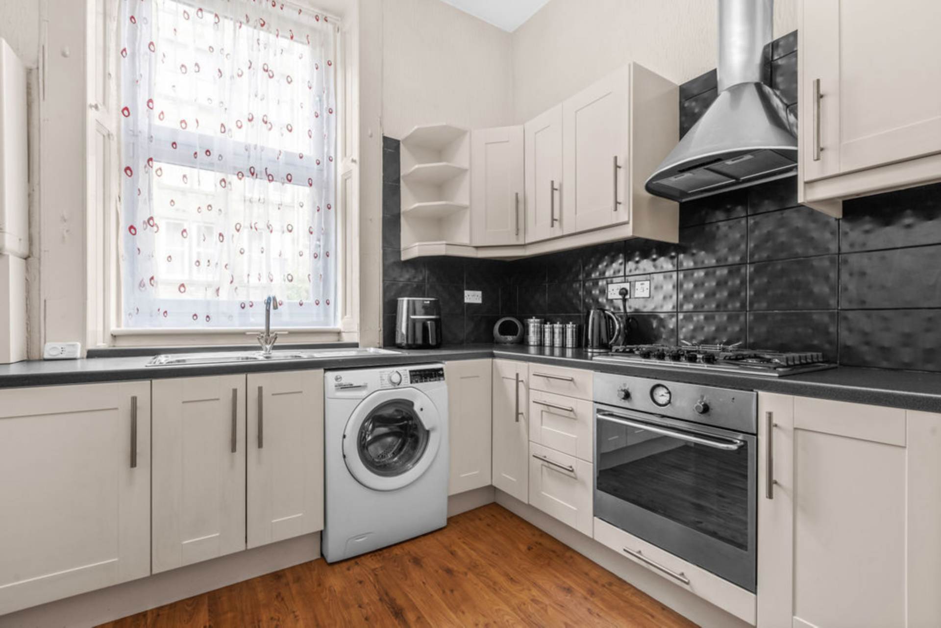 Somerville Drive, Mount Florida, G42, Image 4