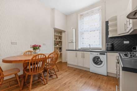 Somerville Drive, Mount Florida, G42, Image 6