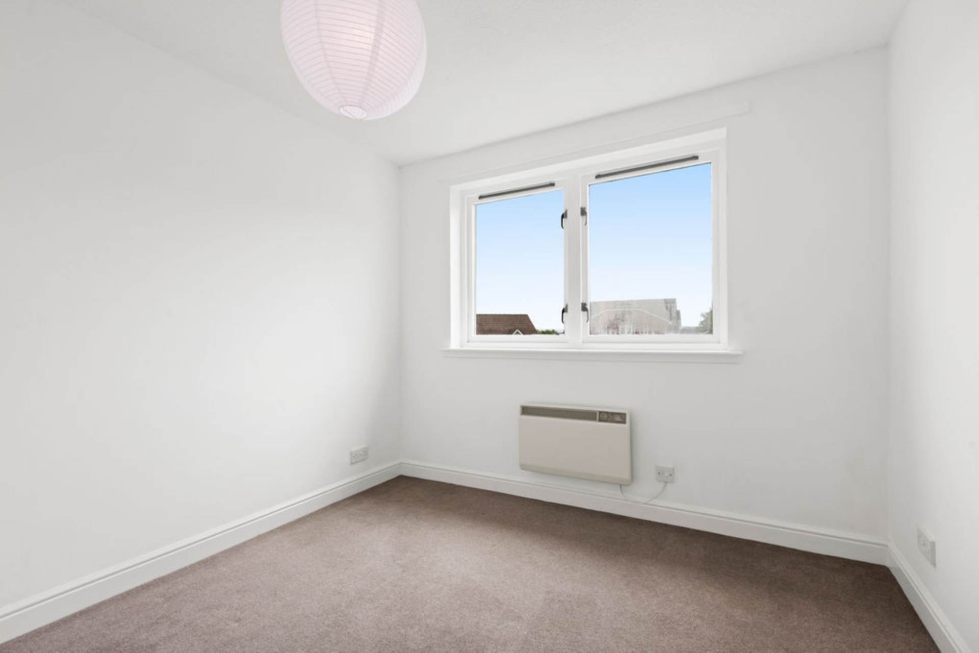 1J St Annes Wynd, Erskine, Image 11
