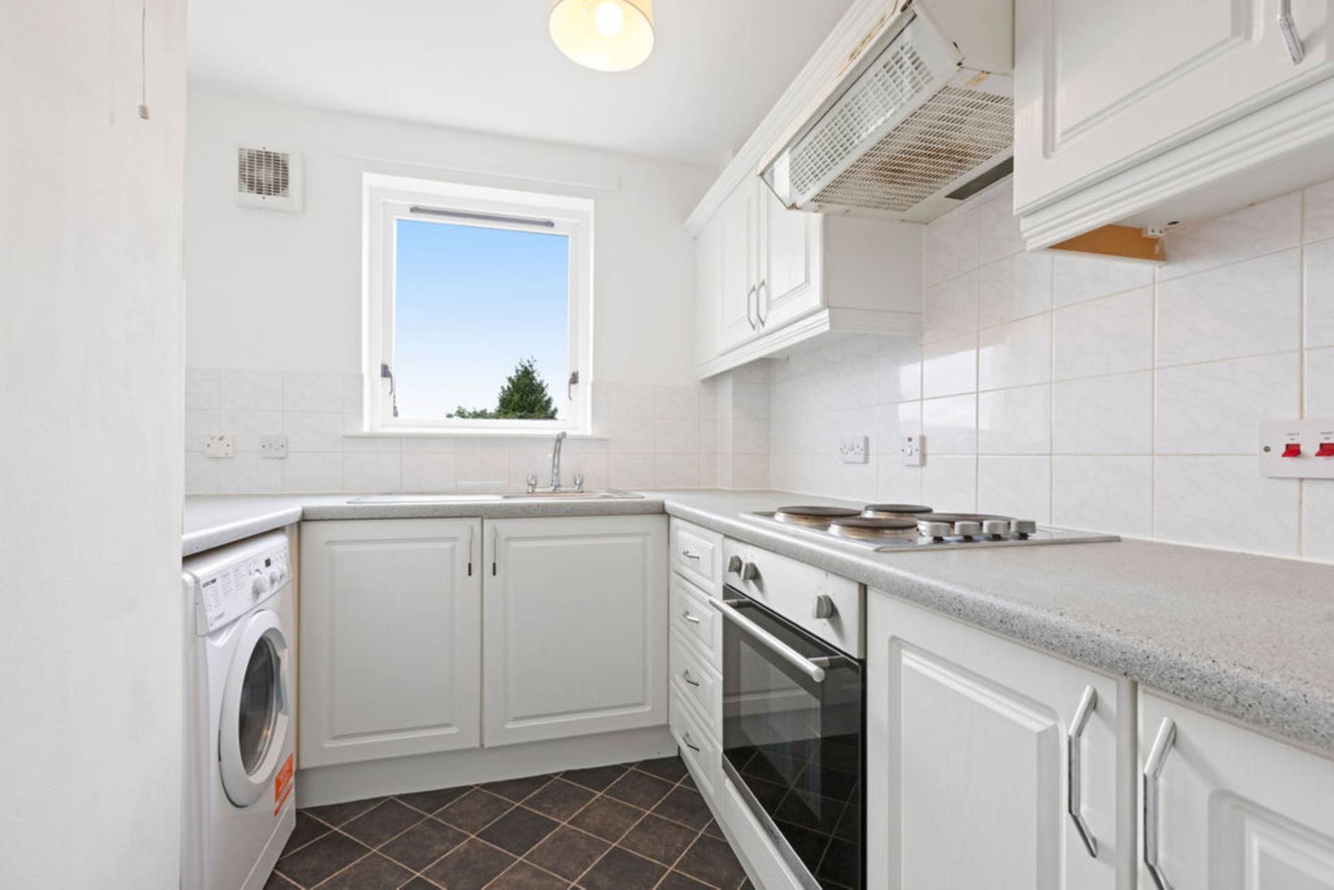 1J St Annes Wynd, Erskine, Image 2