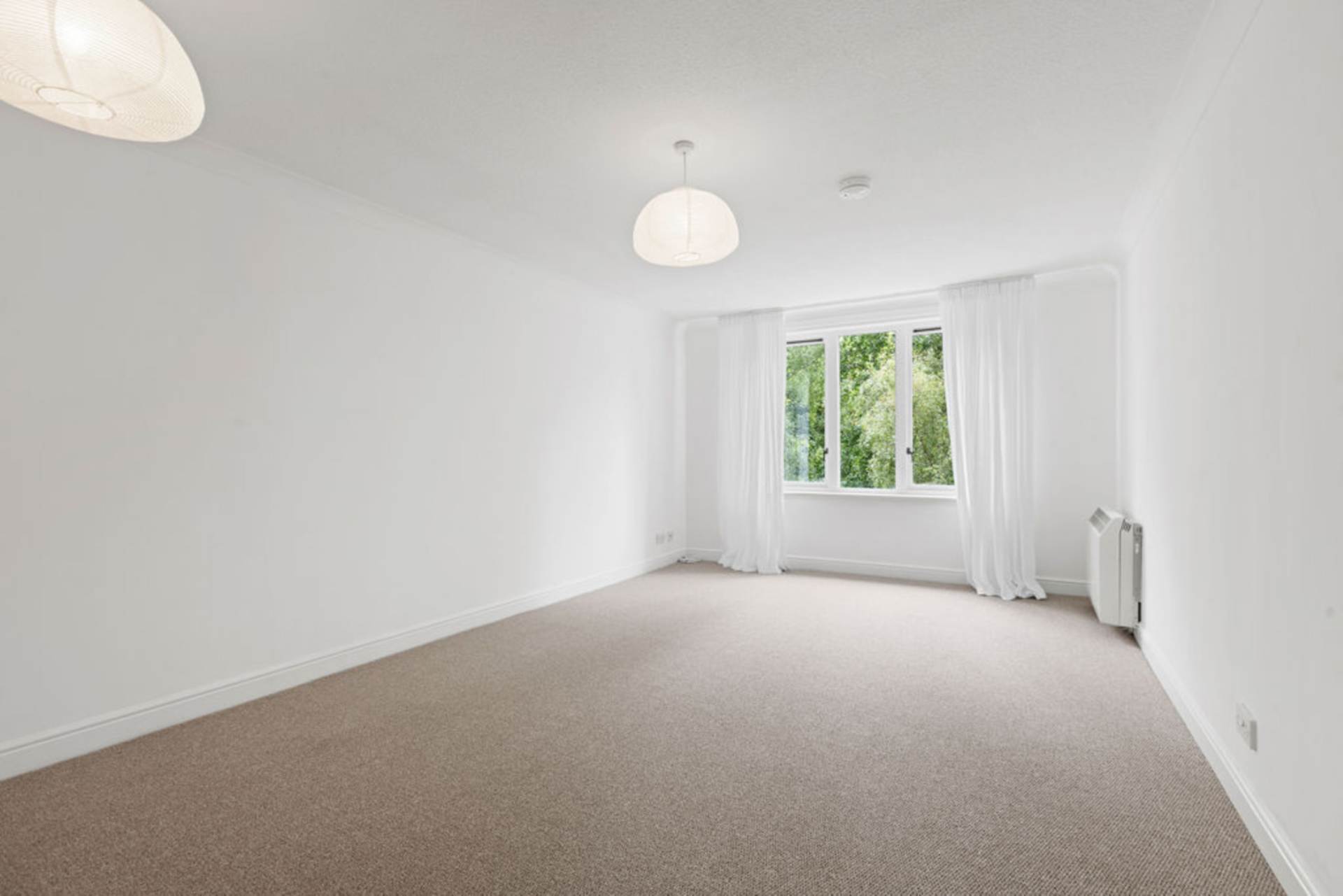 1J St Annes Wynd, Erskine, Image 6