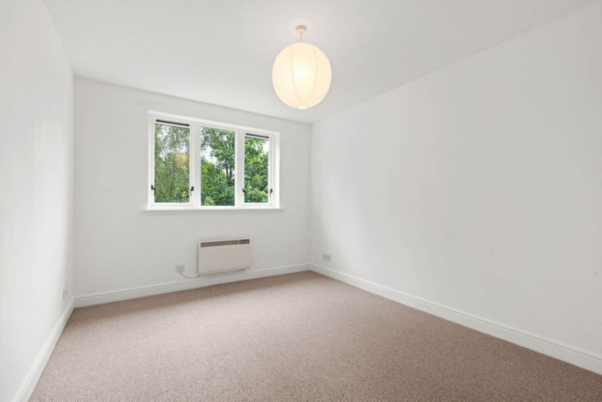1J St Annes Wynd, Erskine, Image 9