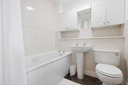 1J St Annes Wynd, Erskine, Image 8