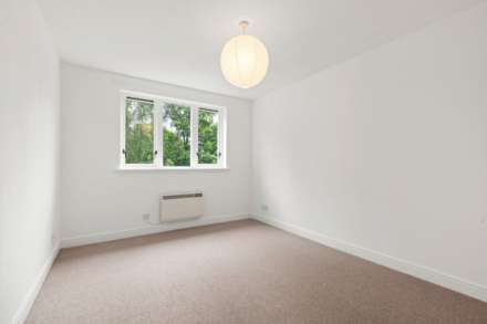 1J St Annes Wynd, Erskine, Image 9
