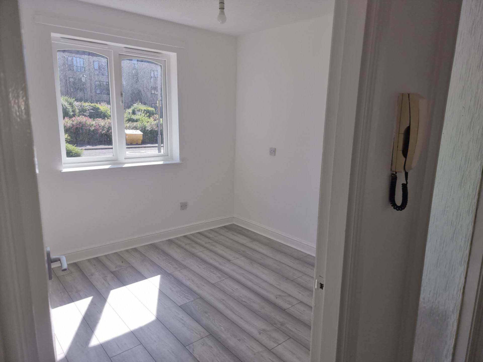 Hughenden Lane, Glasgow, Image 5