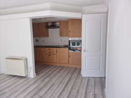 Hughenden Lane, Glasgow, Image 4