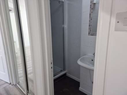 Hughenden Lane, Glasgow, Image 6