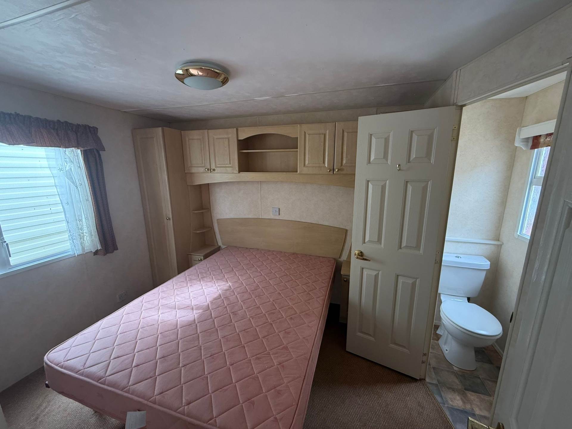 Off Site, Holywell, Image 14