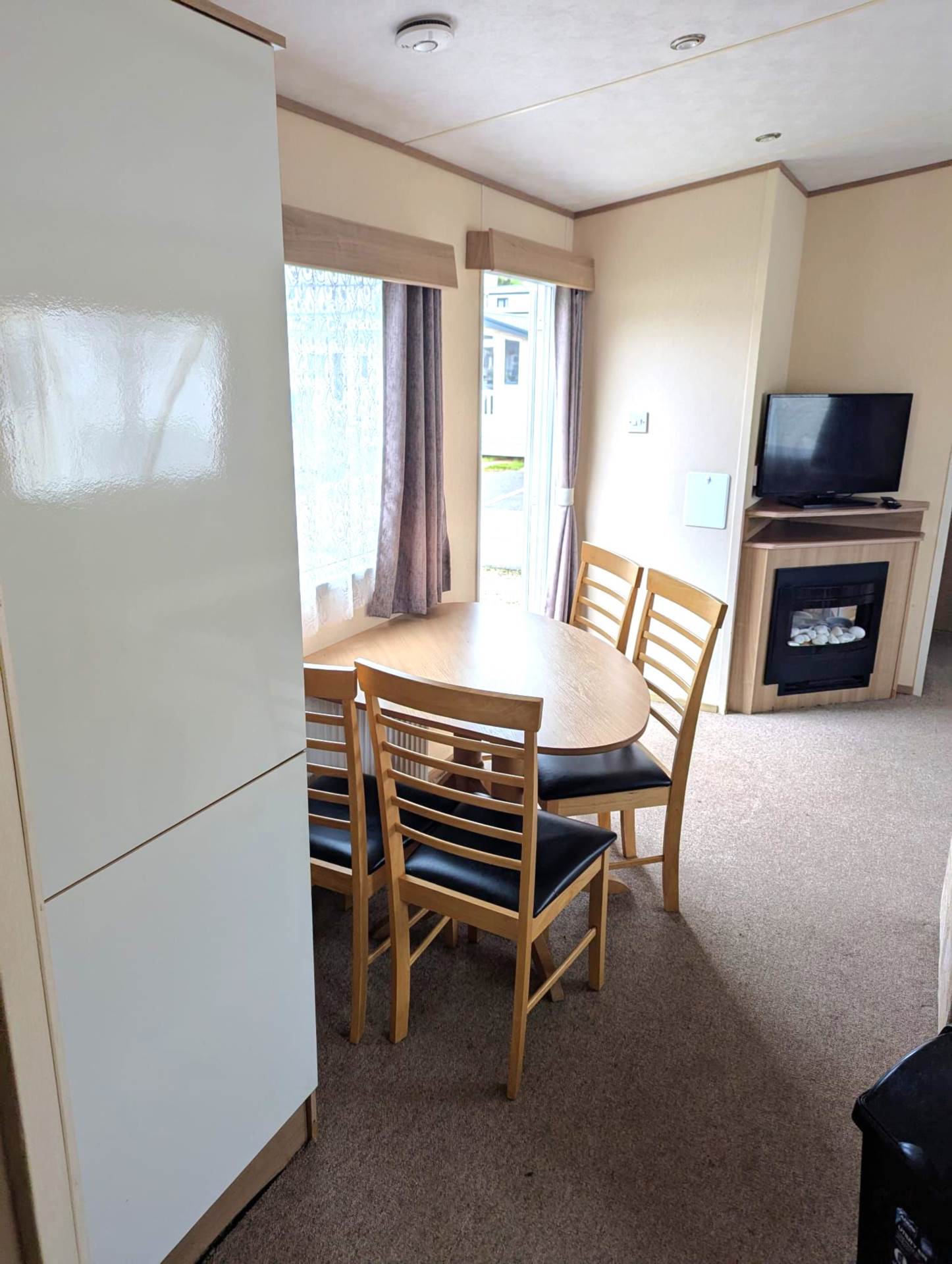 Off Site Sale, Holywell, Image 9