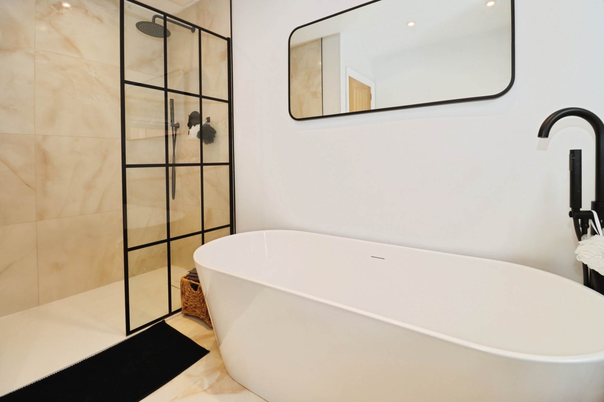 Orston Crescent, Spital, Image 4
