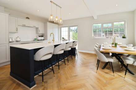 Orston Crescent, Spital, Image 3