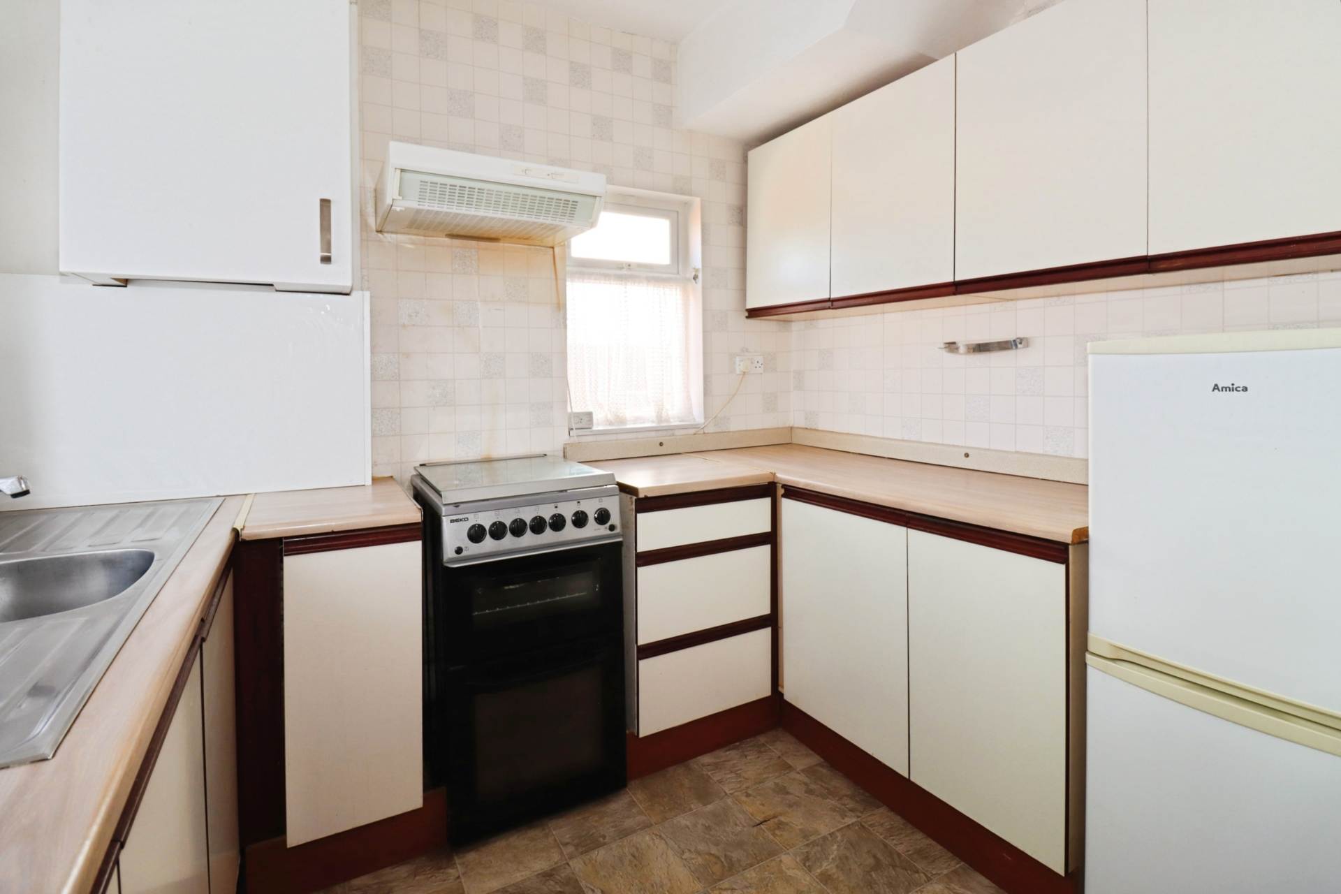 Kingsmead Road, Moreton, Image 11