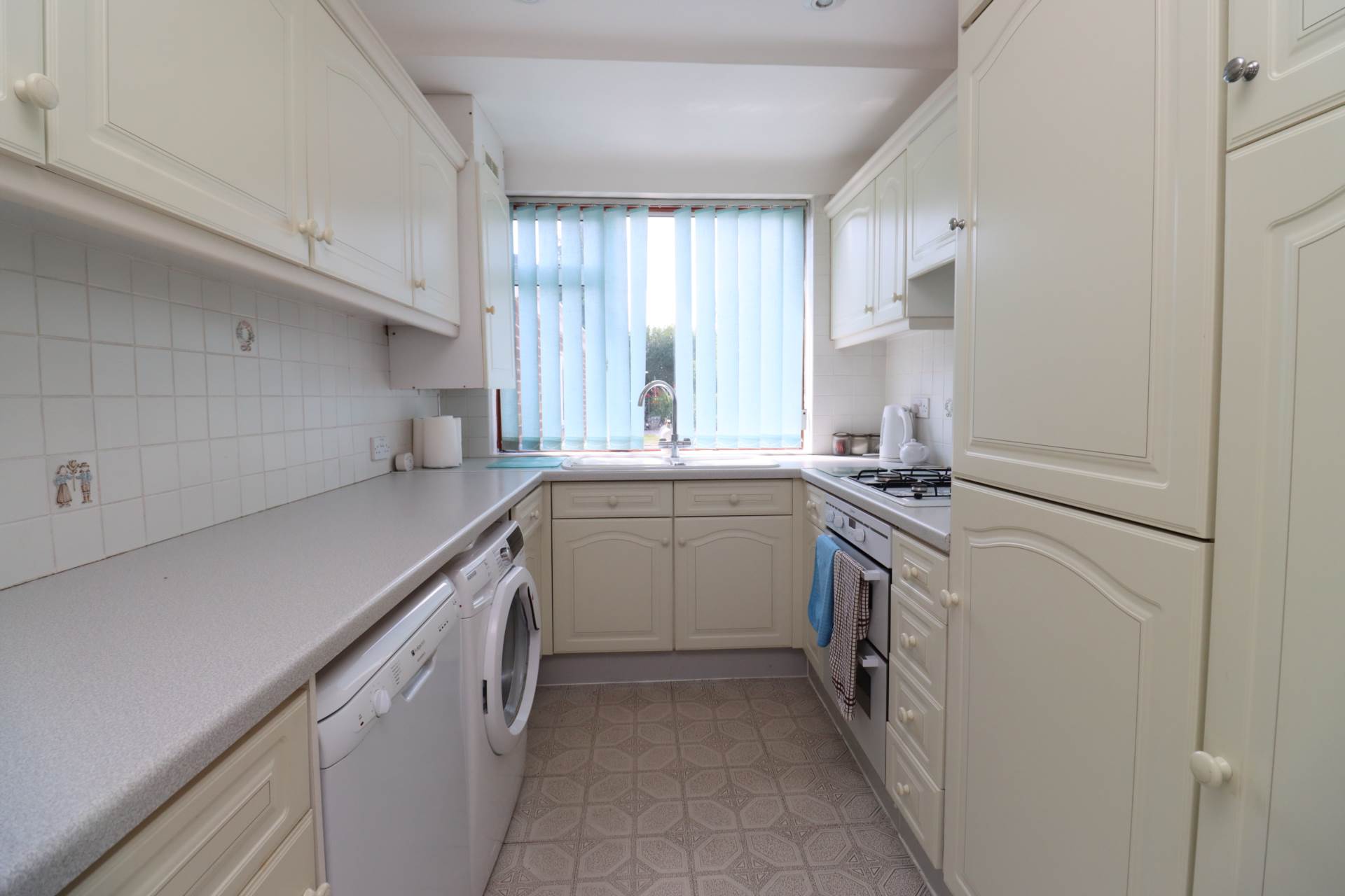 Dawpool Drive, Bromborough, Image 13