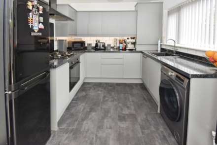 Langley Road, Spital, Image 10