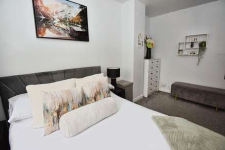 Langley Road, Spital, Image 17