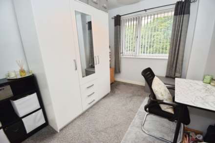Langley Road, Spital, Image 19