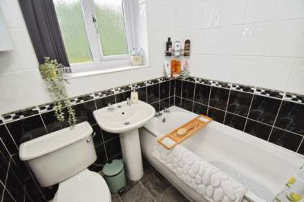 Langley Road, Spital, Image 22