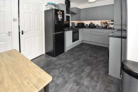 Langley Road, Spital, Image 4