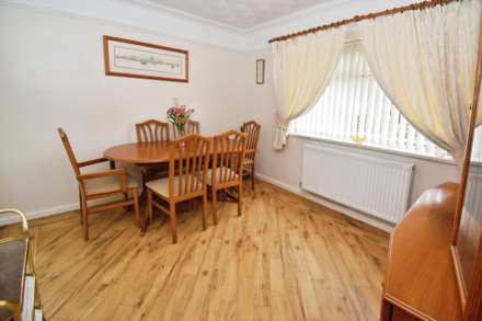 Oakridge Close, Spital, Image 10
