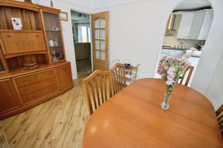 Oakridge Close, Spital, Image 11