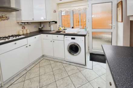 Oakridge Close, Spital, Image 12