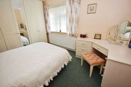 Oakridge Close, Spital, Image 13