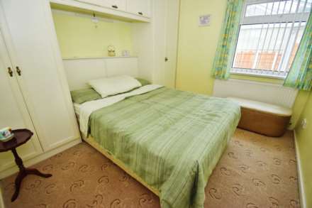 Oakridge Close, Spital, Image 15