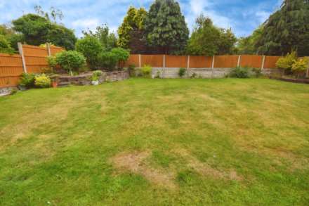 Oakridge Close, Spital, Image 20