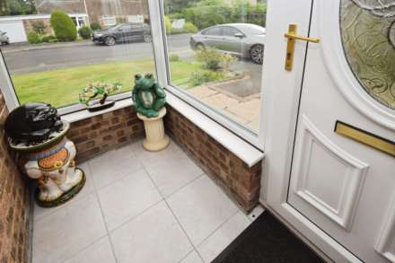 Oakridge Close, Spital, Image 5