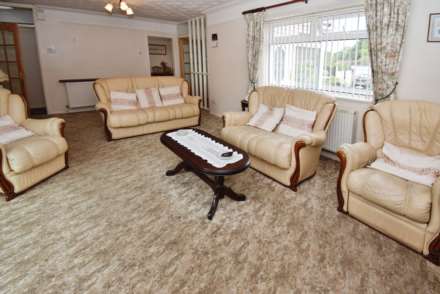 Oakridge Close, Spital, Image 6
