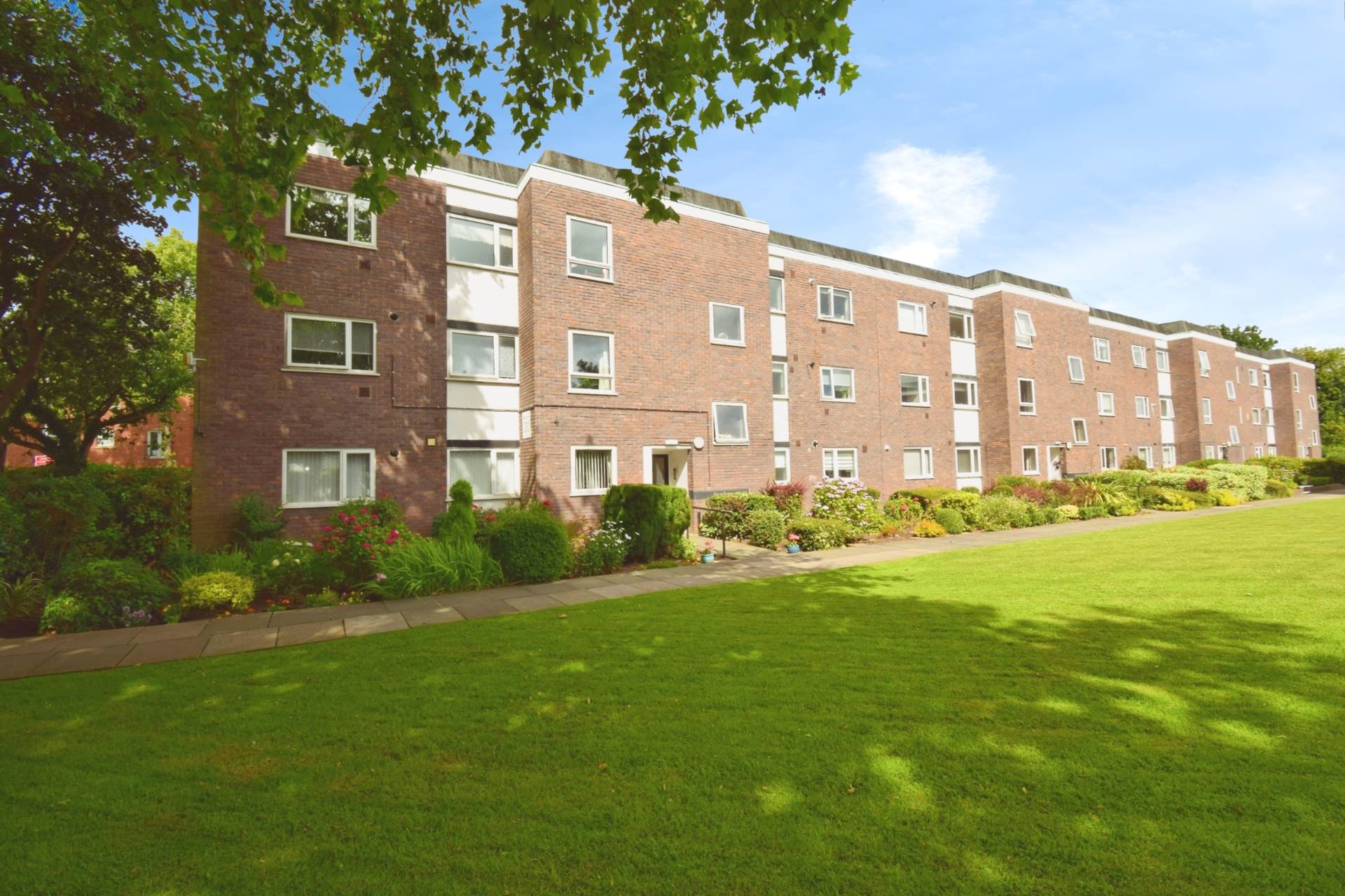 Lancelyn Court, Spital, Image 1