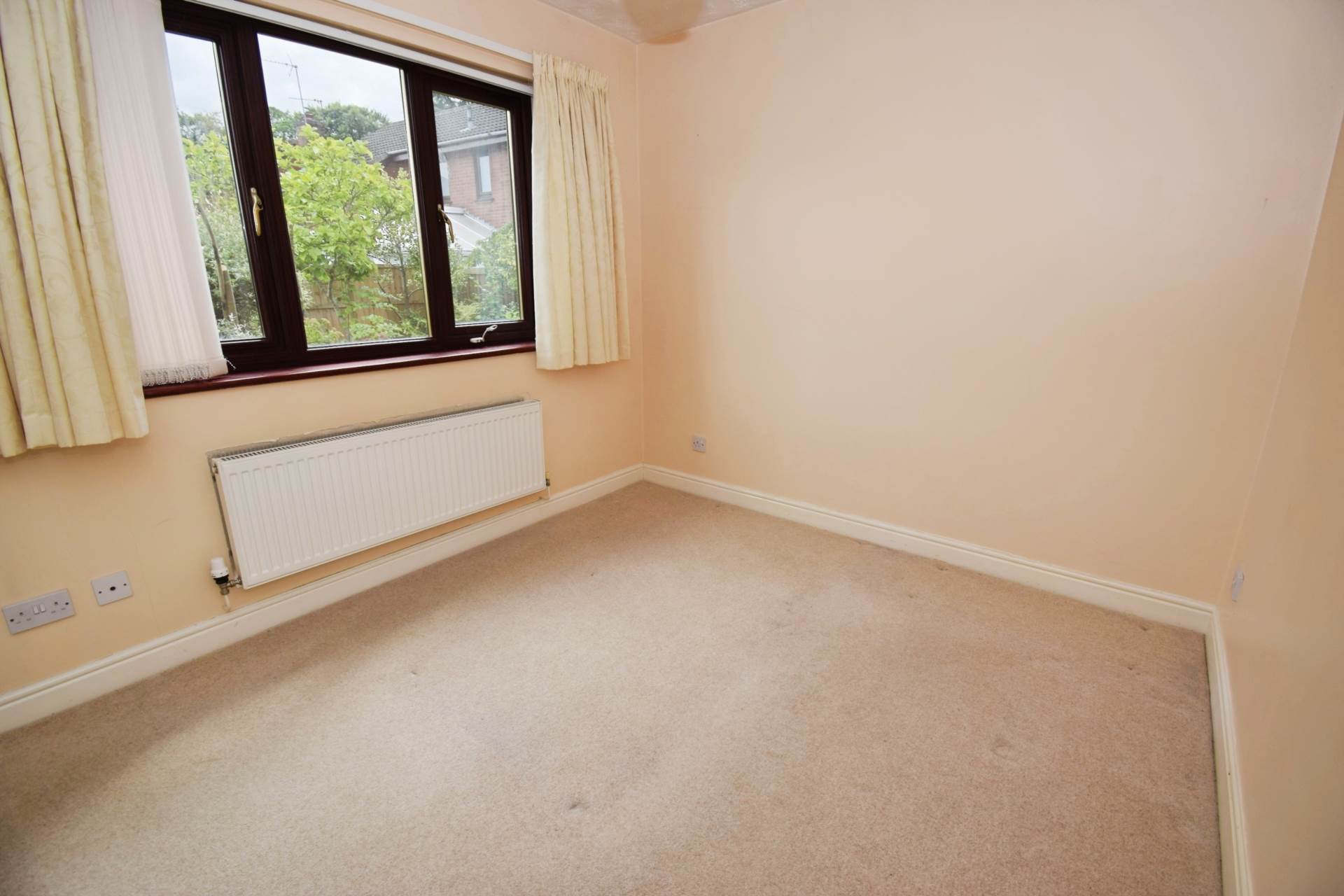 Curwell Close, Spital, Image 15