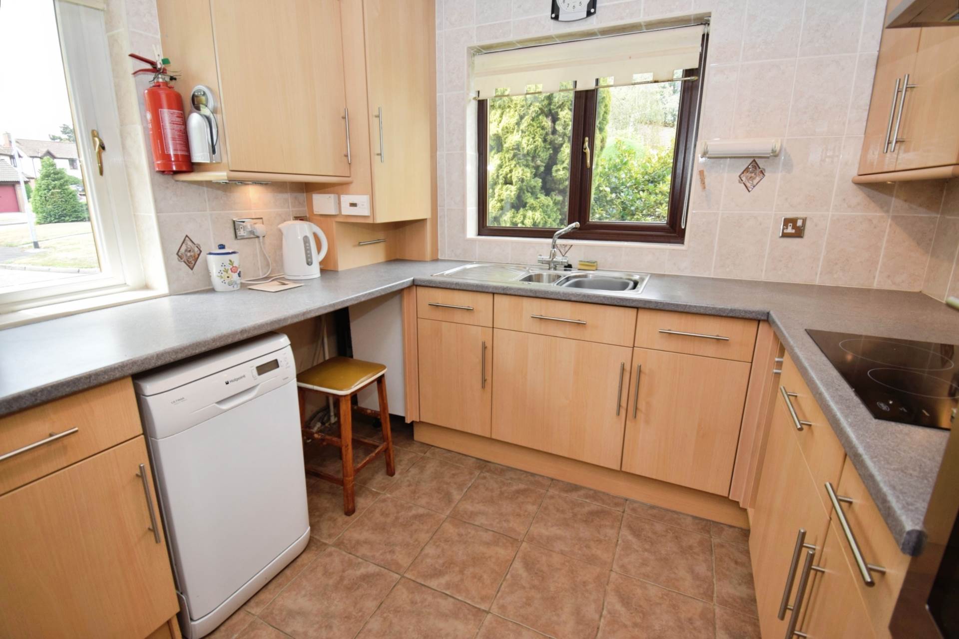 Curwell Close, Spital, Image 4
