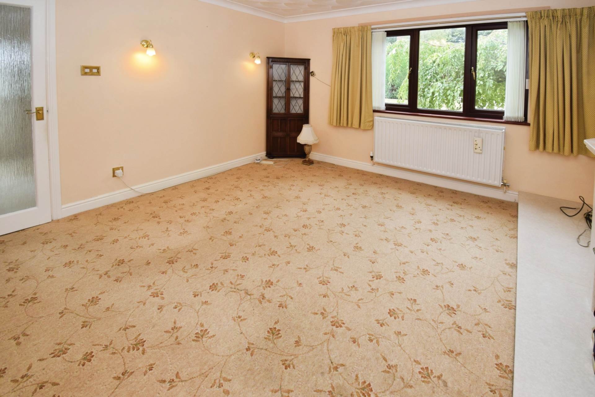 Curwell Close, Spital, Image 6