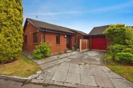Curwell Close, Spital, Image 1