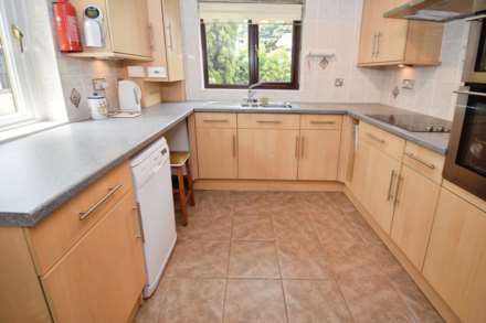 Curwell Close, Spital, Image 10