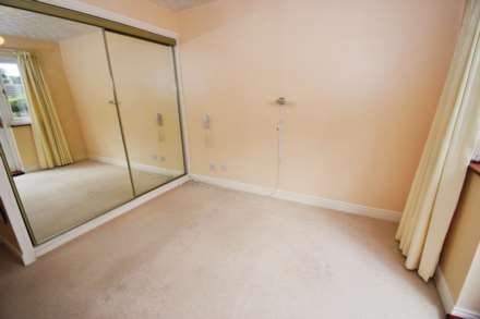 Curwell Close, Spital, Image 13