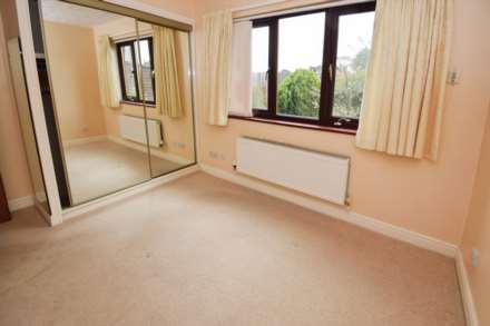 Curwell Close, Spital, Image 14