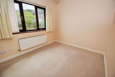 Curwell Close, Spital, Image 15