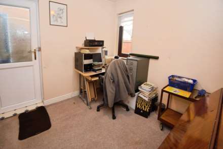 Curwell Close, Spital, Image 16