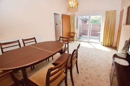 Curwell Close, Spital, Image 3