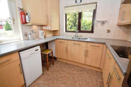Curwell Close, Spital, Image 4