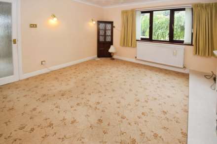 Curwell Close, Spital, Image 6